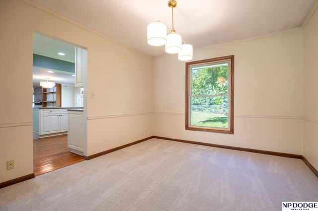 1621 Broadmoore Drive, Lincoln, NE 68506
