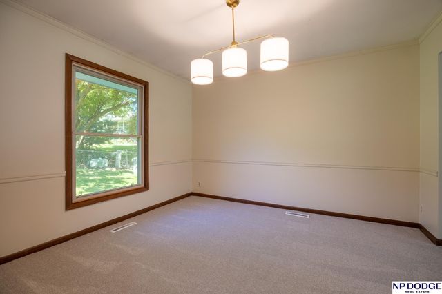 1621 Broadmoore Drive, Lincoln, NE 68506