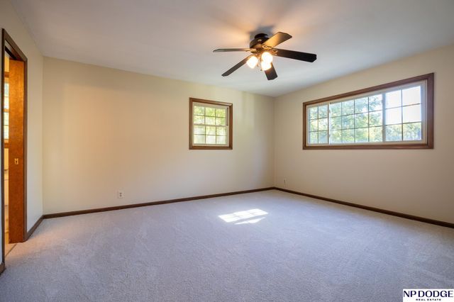 1621 Broadmoore Drive, Lincoln, NE 68506