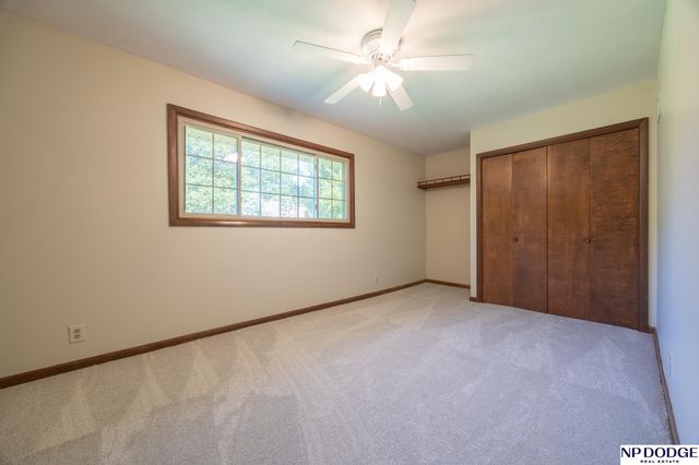 1621 Broadmoore Drive, Lincoln, NE 68506