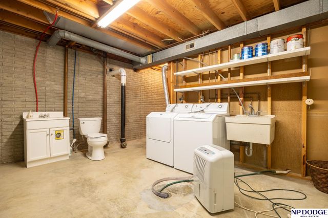1621 Broadmoore Drive, Lincoln, NE 68506