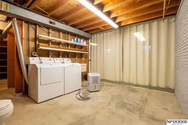 1621 Broadmoore Drive, Lincoln, NE 68506