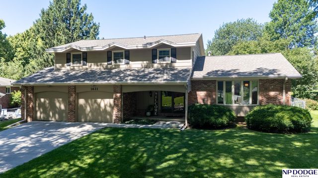 1621 Broadmoore Drive, Lincoln, NE 68506