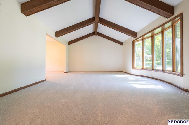 1621 Broadmoore Drive, Lincoln, NE 68506