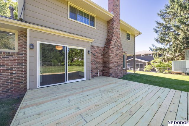 1621 Broadmoore Drive, Lincoln, NE 68506