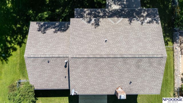1621 Broadmoore Drive, Lincoln, NE 68506