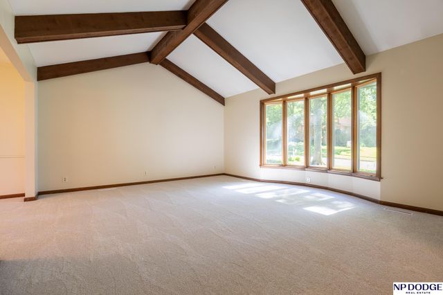 1621 Broadmoore Drive, Lincoln, NE 68506