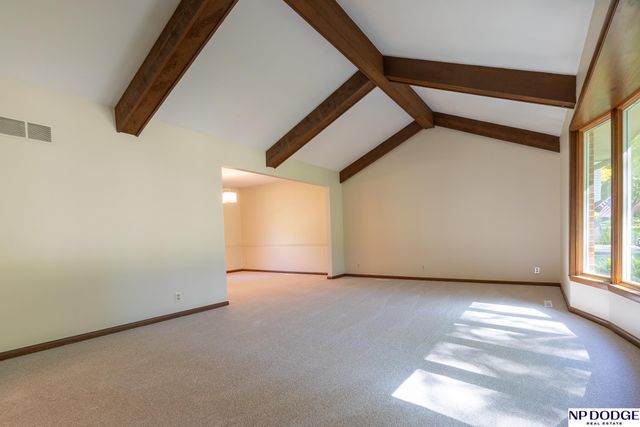 1621 Broadmoore Drive, Lincoln, NE 68506