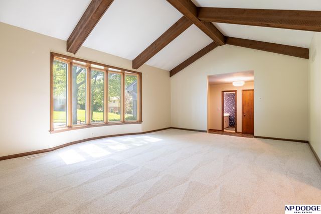 1621 Broadmoore Drive, Lincoln, NE 68506