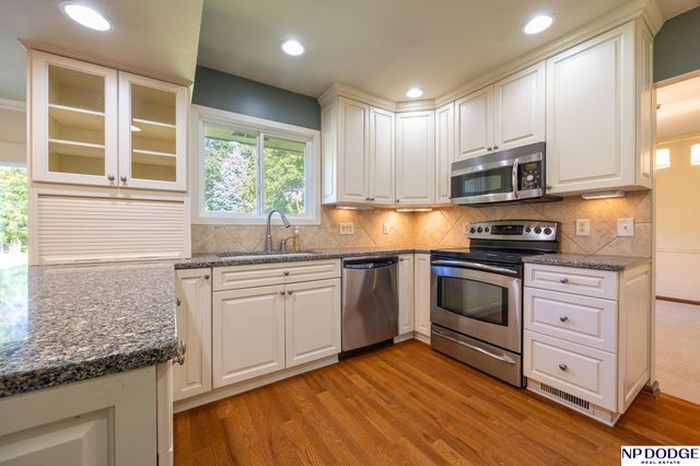 1621 Broadmoore Drive, Lincoln, NE 68506
