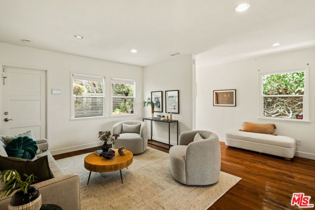 7406 Earldom Avenue, Playa Del Rey (los Angeles), CA 90293