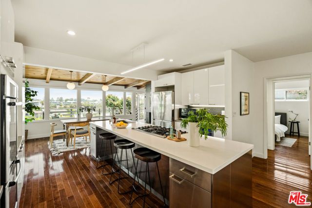 7406 Earldom Avenue, Playa Del Rey (los Angeles), CA 90293