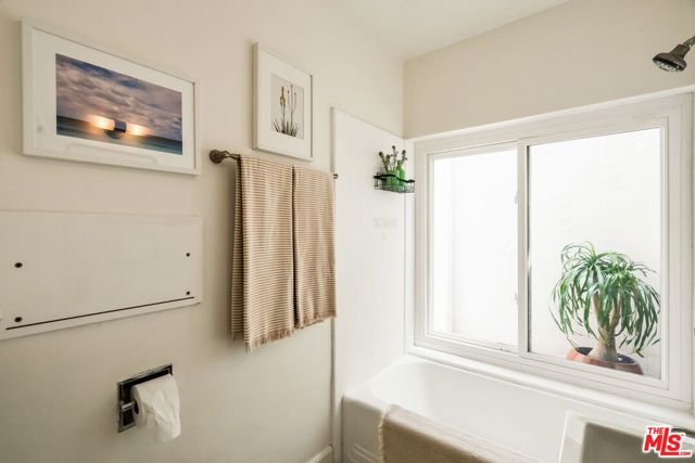 7406 Earldom Avenue, Playa Del Rey (los Angeles), CA 90293