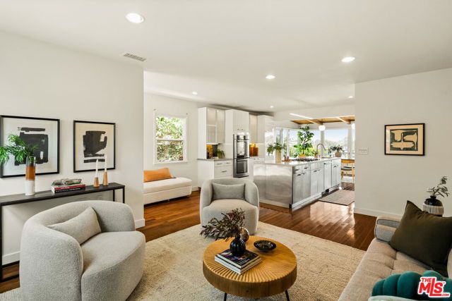 7406 Earldom Avenue, Playa Del Rey (los Angeles), CA 90293