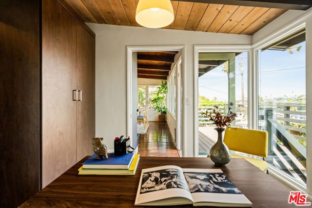 7406 Earldom Avenue, Playa Del Rey (los Angeles), CA 90293