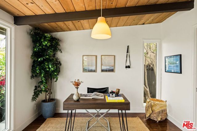 7406 Earldom Avenue, Playa Del Rey (los Angeles), CA 90293