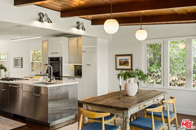 7406 Earldom Avenue, Playa Del Rey (los Angeles), CA 90293