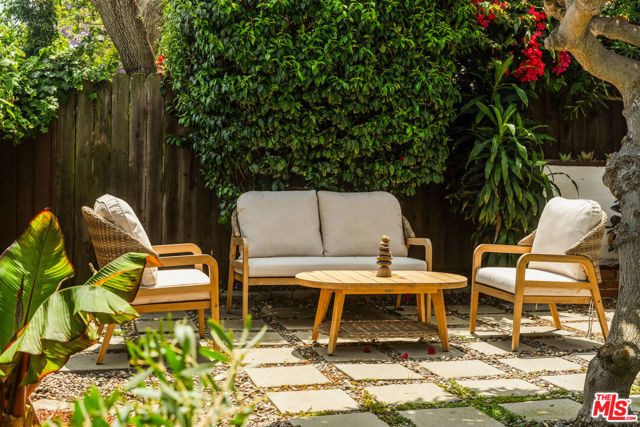7406 Earldom Avenue, Playa Del Rey (los Angeles), CA 90293