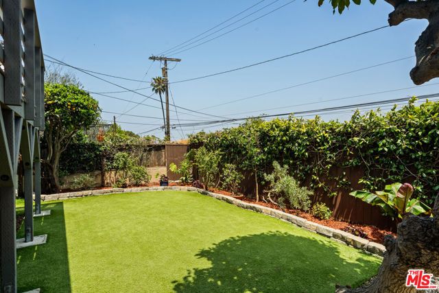7406 Earldom Avenue, Playa Del Rey (los Angeles), CA 90293