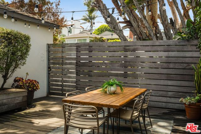 7406 Earldom Avenue, Playa Del Rey (los Angeles), CA 90293