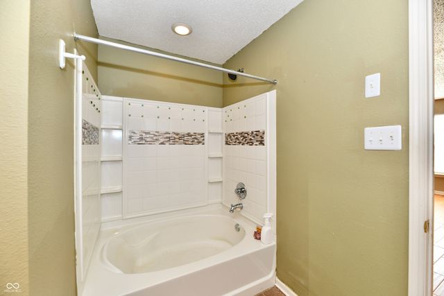 1252 Jasmine Drive, Greenfield, IN 46140