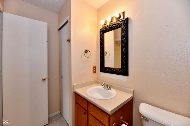 1252 Jasmine Drive, Greenfield, IN 46140