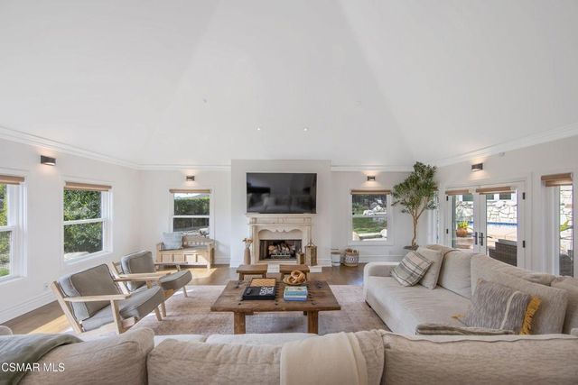 1401 Pathfinder Avenue, Westlake Village, CA 91362