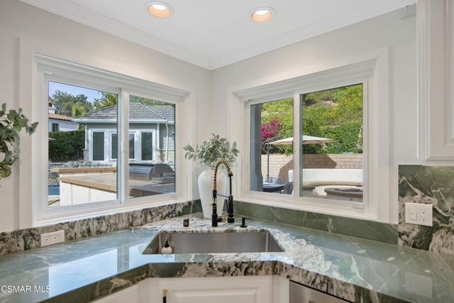 1401 Pathfinder Avenue, Westlake Village, CA 91362