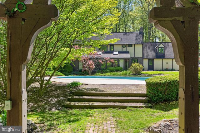 2323 SAINT PETERS RD, Pottstown, PA 19465