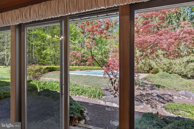 2323 SAINT PETERS RD, Pottstown, PA 19465