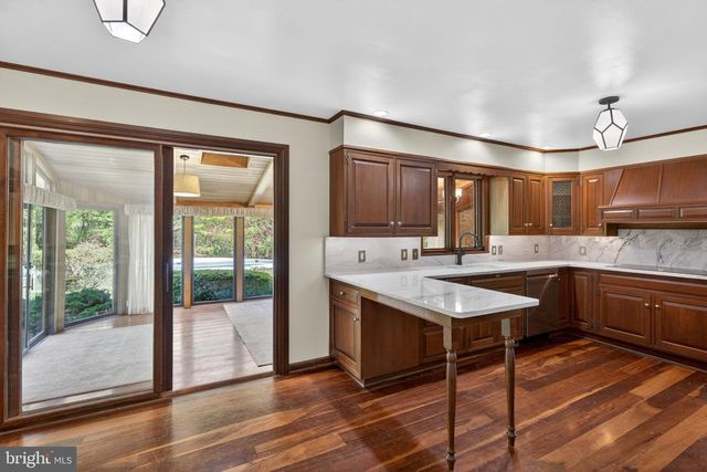 2323 SAINT PETERS RD, Pottstown, PA 19465