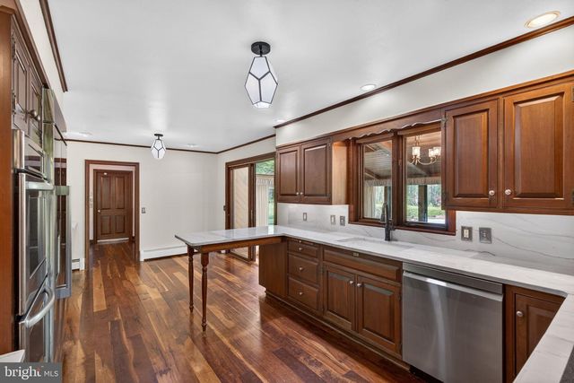 2323 SAINT PETERS RD, Pottstown, PA 19465