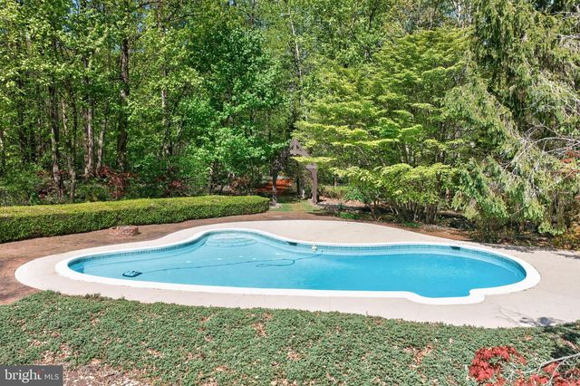 2323 SAINT PETERS RD, Pottstown, PA 19465