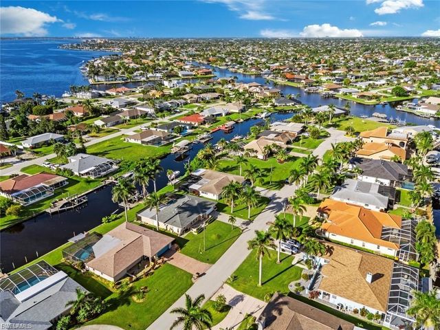 2232 SE 27th ST, Cape Coral, FL 33904