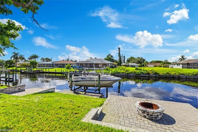 2232 SE 27th ST, Cape Coral, FL 33904