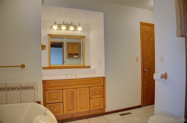 35702 Sportman Road, Afton, OK 74331