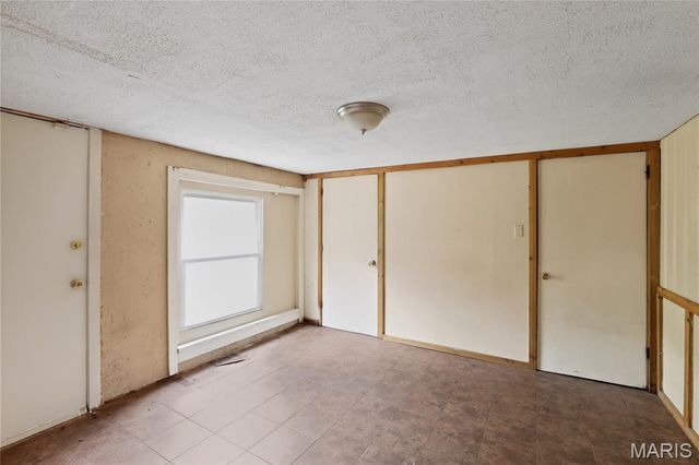9466 Adler Avenue, St Louis, MO 63137
