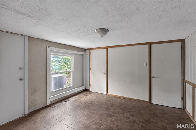 9466 Adler Avenue, St Louis, MO 63137