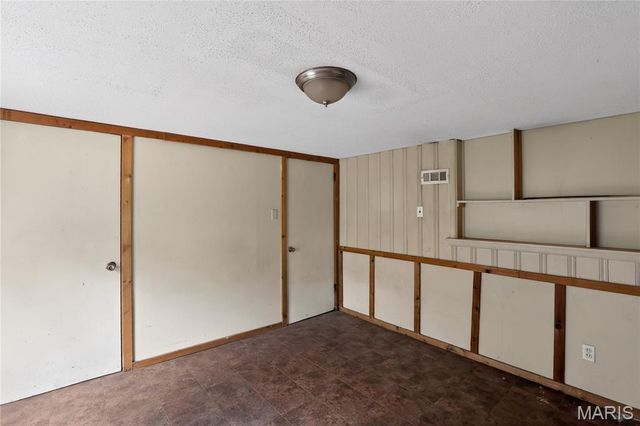 9466 Adler Avenue, St Louis, MO 63137