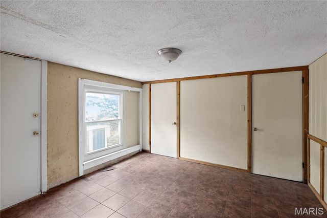 9466 Adler Avenue, St Louis, MO 63137