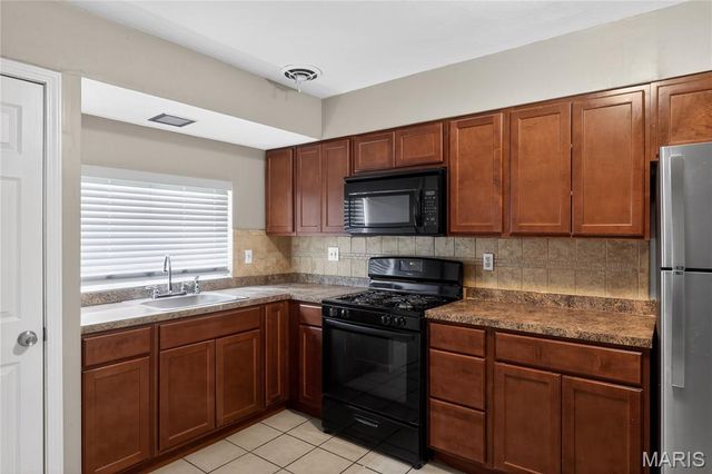 9466 Adler Avenue, St Louis, MO 63137