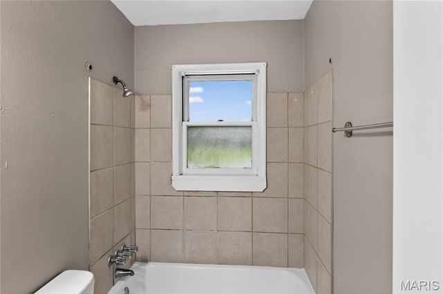 9466 Adler Avenue, St Louis, MO 63137