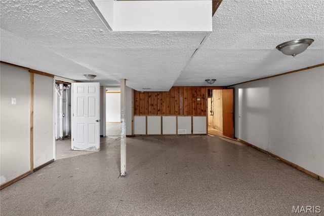 9466 Adler Avenue, St Louis, MO 63137