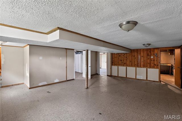 9466 Adler Avenue, St Louis, MO 63137
