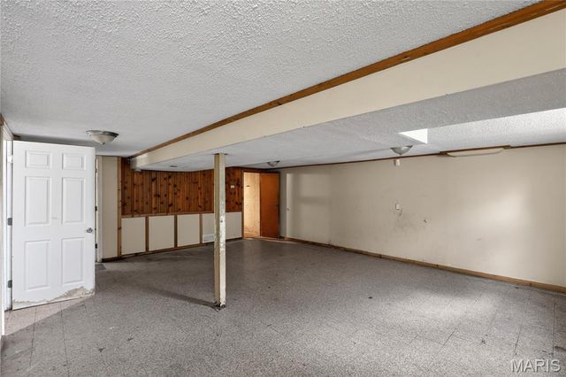 9466 Adler Avenue, St Louis, MO 63137