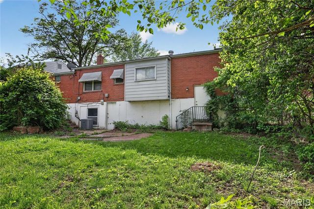 9466 Adler Avenue, St Louis, MO 63137