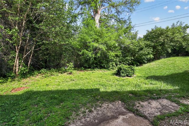 9466 Adler Avenue, St Louis, MO 63137