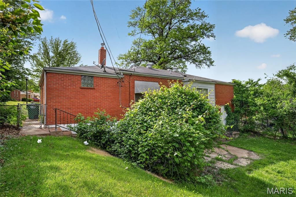 9466 Adler Avenue, St Louis, MO 63137