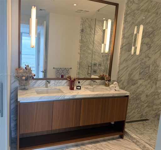 175 SE 25 ROAD 902, Miami, FL 33129