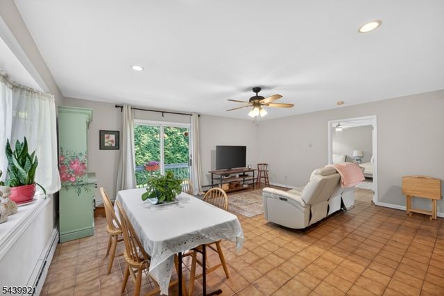 109 Carlson Pkwy, Cedar Grove Twp., NJ 07009